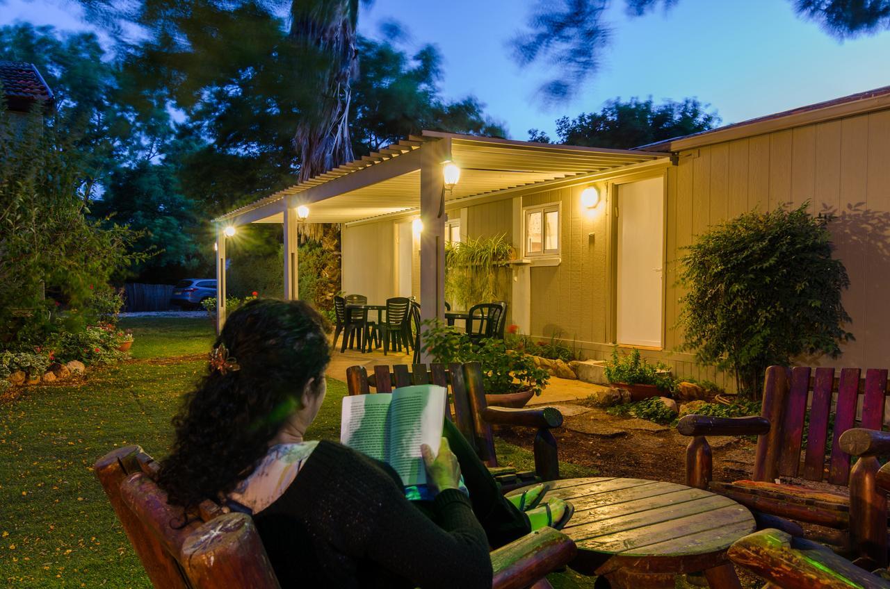 Orna'S Corner Bed & Breakfast Yuval Exterior photo