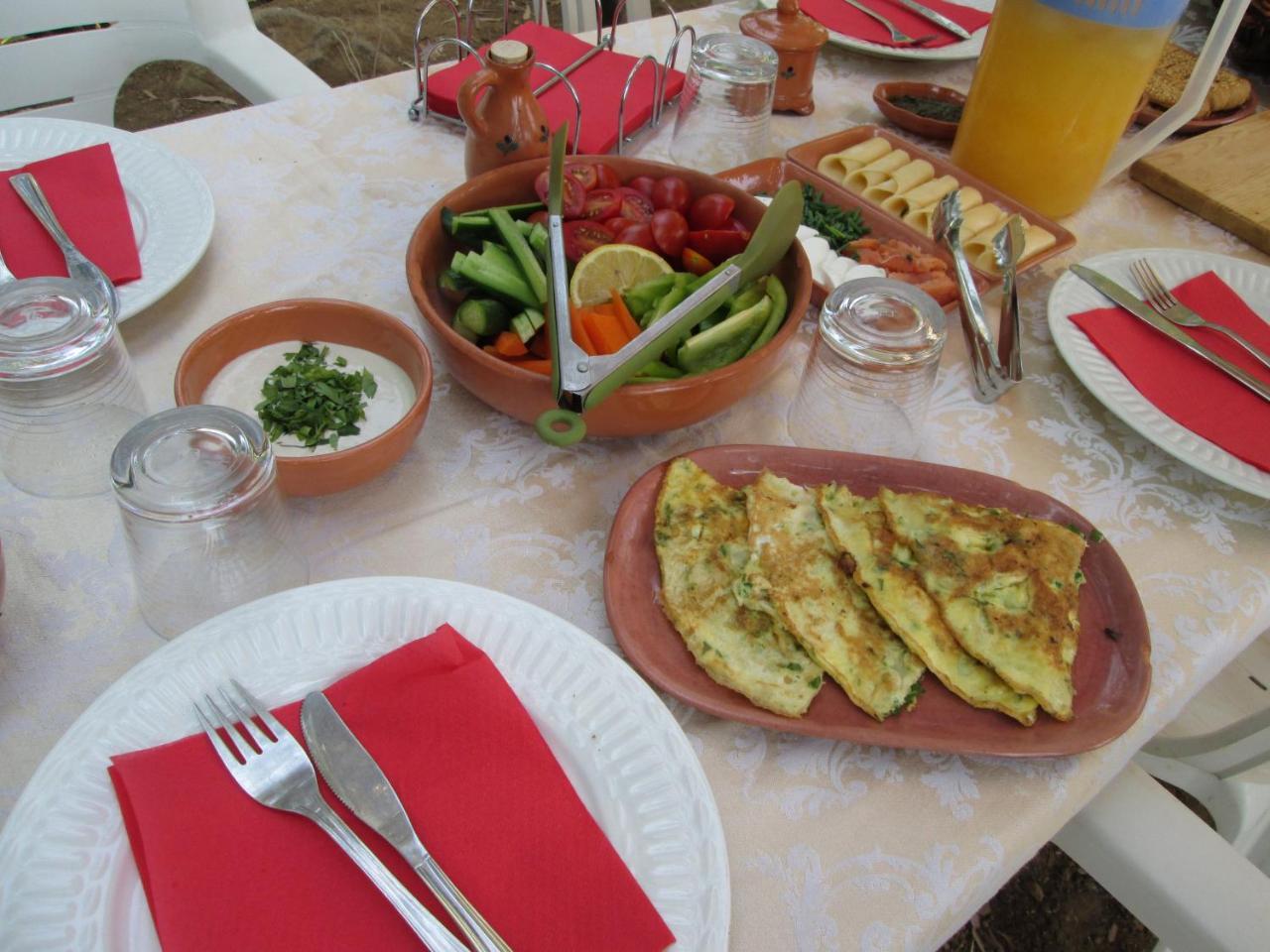 Orna'S Corner Bed & Breakfast Yuval Exterior photo